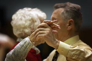 Pareja de adultos mayores