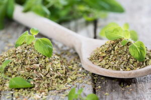 oregano-colher.jpg