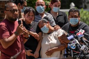 familia de Edwin Lopez Cornejo, salvadoreño muerto