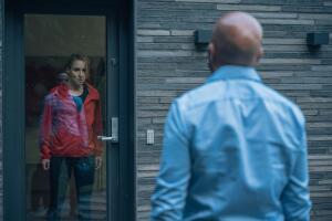 Sonja Richter como Leonora y Dar Salim como Christian en ‘Loving Adults’. Andreas Bastiansen Netflix.jpeg