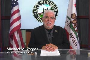 Aproximadamente el 78% de los residentes de Perris se identifican como hispanos o latinos.