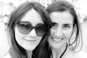 Dulce María publicó fotografías junto a su hermana y todos creen que son mellizas