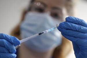 vacuna covid jeringa.jpg