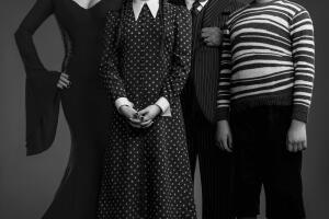 wednesday-familia-addams-
