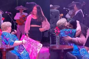 Paquita la del Barrio sube al escenario a joven que cambió su fiesta de XV años por ir a su concierto.