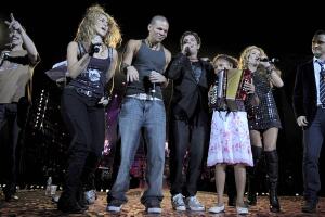(L-R) Argentine artist Pedro Aznar, Colo