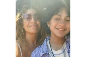 Jennifer Lopez y su hija Eme.jpg
