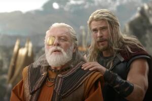 Thor y Odín-Loki Marvel MCU.jpg