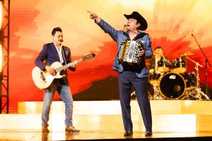 Premios Juventud 2024: Día 1 de ensayos con Los Tigres del Norte