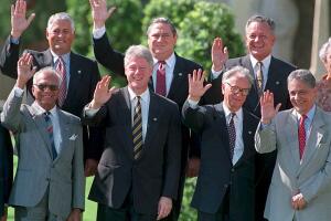 Presidente Bill Clinton con lideres de America Latina durante la cumbre en Miami, 1994
