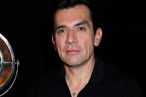 Jorge Salinas ruega a Dios que lo "deje caminar": le urge operarse la espalda para mejorar su salud