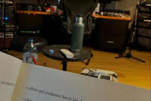 Cazzu muestra un díalogo del cuento 'El Huésped' de la escritora mexicana Amparo Dávila