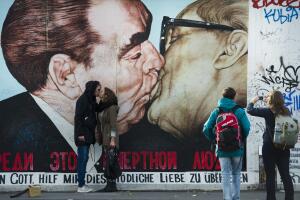 beso muro de Berlín