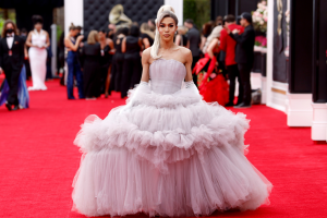 trinity-k-bonet-look-grammy-2022.png