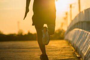 La falta de sueño casi duplica el riesgo de lesiones entre corredores aficionados
