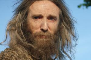 The Rings of Power El Extraño es un Istar Amazon Studios.jpg