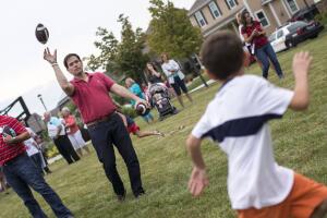 Marco Rubio durante picnic familiar en Iowa