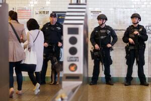 NYPD refuerza seguridad en el subway de NY
