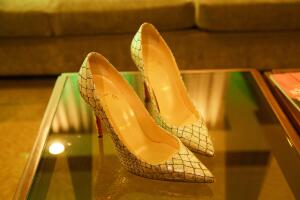 Los zapatos de la noche.