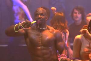 Los pasos de Latrell (Terry Crews) en ‘White Chicks’.jpg