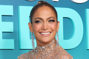 thumb Jennifer Lopez premiere Shotgun Wedding.png