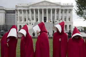 salud obamacare protestas mujeres rojo