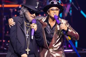 La noche se la llevaron Yuri y Lucero imitando al Tour Amigos - Juego de Voces 2025