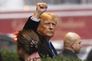 Trump está muy molesto porque Haley siga desafiándolo en las primarias republicanas.