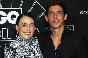 Zuria Vega aplaude que su esposo haya superado sus adicciones y hable de ellas en redes
