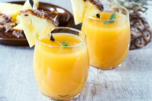 jugo-natural-de-pina.jpg