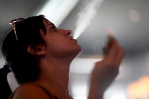 Top US Tobacco Companies Enter E-Cigarette Market