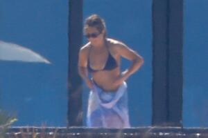 EXC Jennifer Aniston