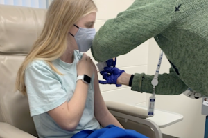 niña vacuna pfizer.jpg