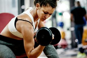 mulher-fazendo-musculacao-1116-1400x800.jpg