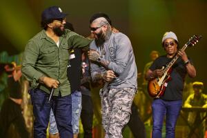 Farruko y Ky-Mani Marley en el día 2 de ensayos de Latin AMAs 2024