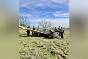 accidente avioneta Texas Denton aeropuerto Aero Valley ICE emergencia avión herido