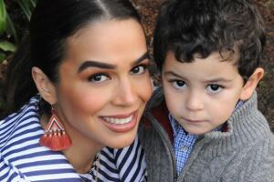 Bibi Gaytán y sus hijos