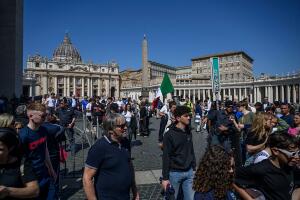 Pilgrims Mourn The Passing Of Pope Francis