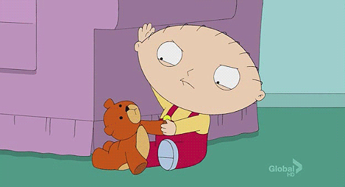 stewie-golpeando-oso.gif