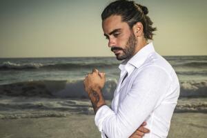 Diego Amozurrutia interpreta a Eduardo Torres en Cabo