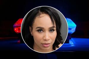 Autoridades arrestan a mujer con orden pendiente y encuentran drogas y objeto químico no detallado en Orlando.