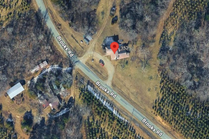 Imagen satelital de Google Maps que muestra la zona de Brooks Road, en Prospect Hill, Carolina del Norte, donde ocurrió un tiroteo masivo el 5 de agosto de 2026.