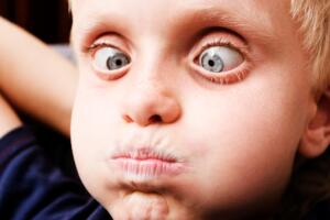 crianca_vesga_cc_thinkstock.jpg