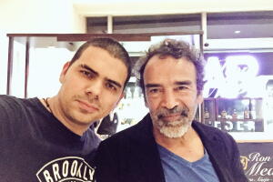 Conoce más de la trayectoria de Alejandro Aguilar 