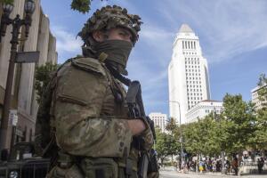 Trump defiende envío de Guardia Nacional a Los Ángeles mientras Newsom anuncia demanda