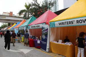 Concurrida la Feria Internacional del Libro en Miami