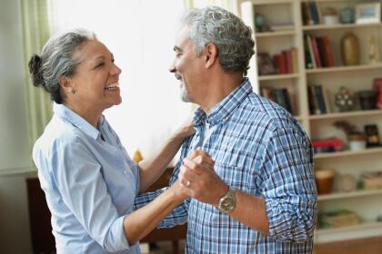 Imaginar las discusiones desde fuera, como si fueras una tercera persona, es uno de los consejos más efectivos para la felicidad de la pareja.
