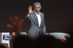 Barack Obama durante un discurso ante el cuarto Congreso de las Diásporas de Indonesia en Jakarta, Indonesia, el 1 de julio en Jakarta, Indonesia.