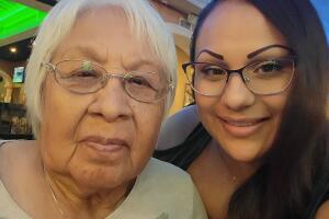 Toni y Amanda Polinske