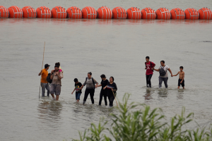 Río-Bravo-empujar-agente-Texas-DPS-niños-inmigrantes